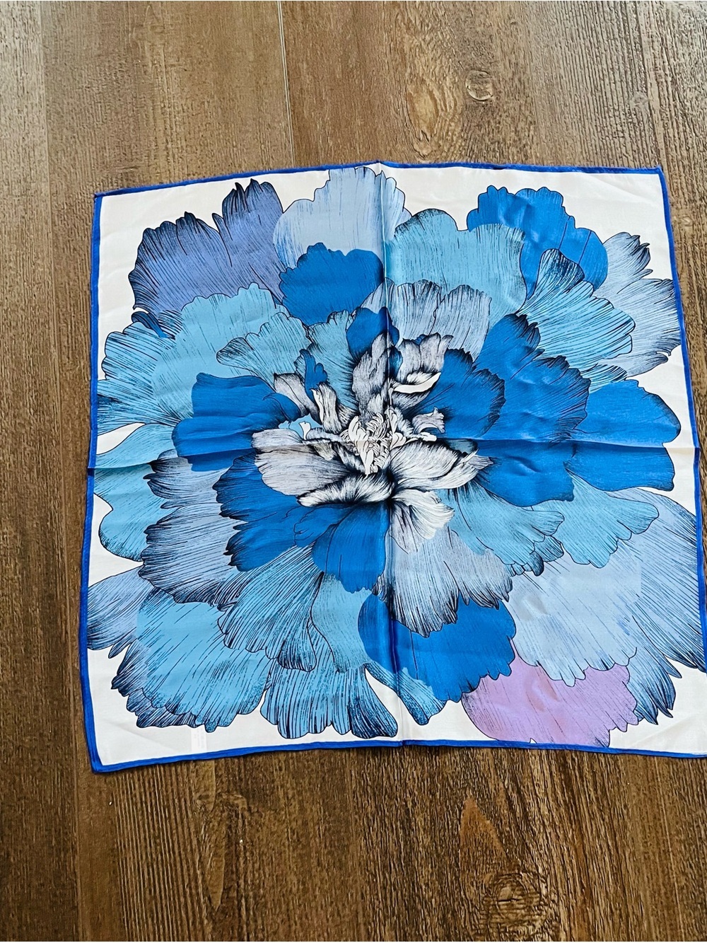 100% silk Blue Floral Decorative Accent Scarf 20/20 inches